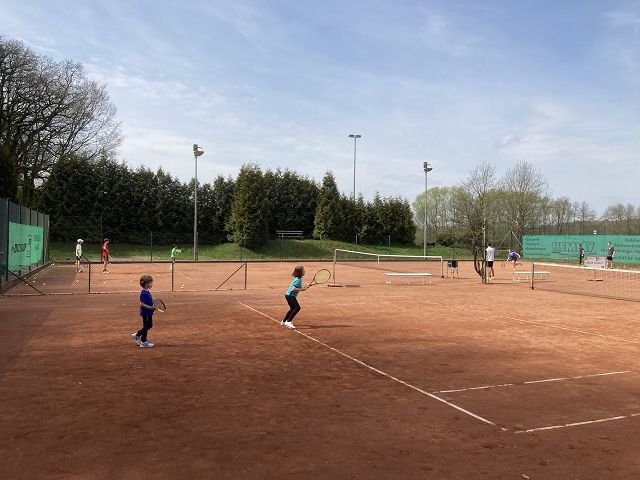 Tennisverein startet mit neuem Trainer in die Sommersaison 2023